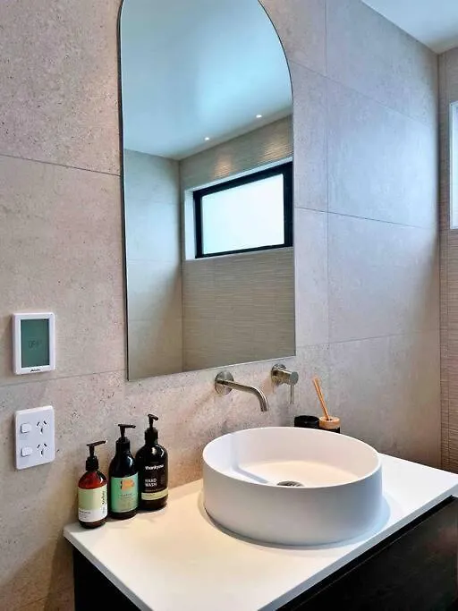 Luxury 3 Bedroom Home With Double Garage 크라이스트처치 펜션