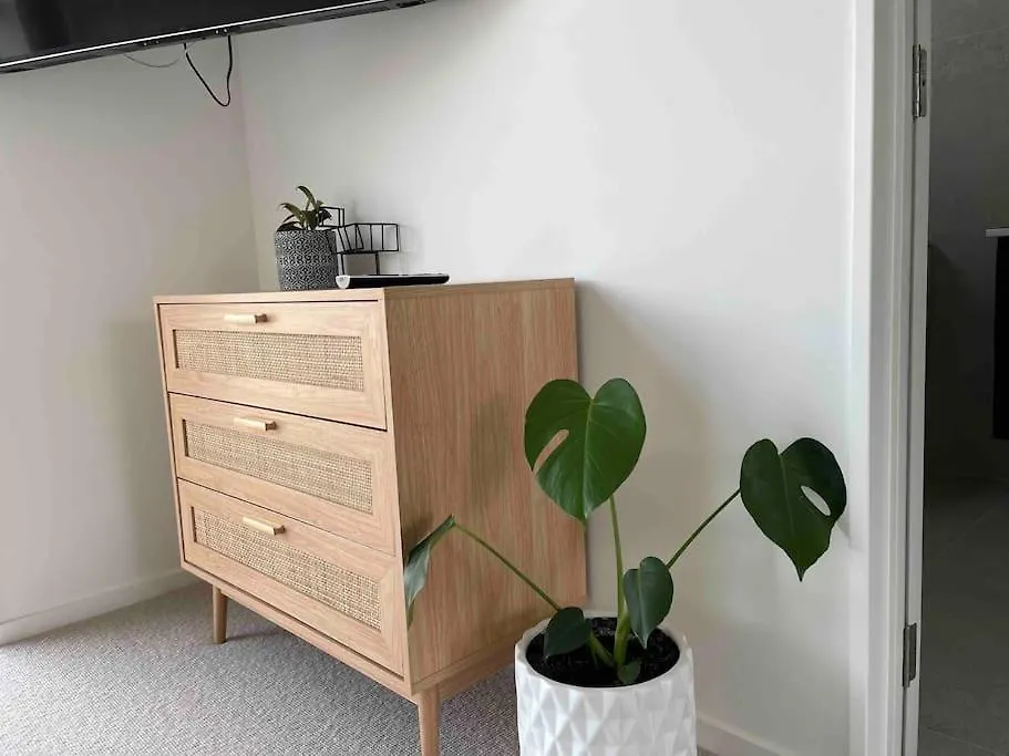Luxury 3 Bedroom Home With Double Garage 基督城 0*,  新西兰